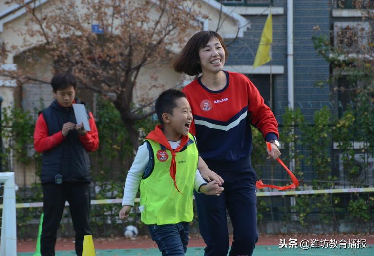 亲子足球乐融融,亲子足球表演视频