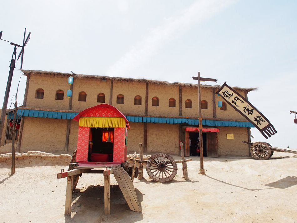 跟着星爷和老谋子的电影,去逛这座大名鼎鼎的西北影视城堡