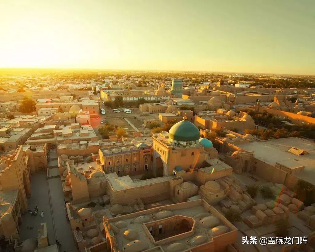 *疆新**往西，这片神奇的处女地，去一次相当环游大半个世界！