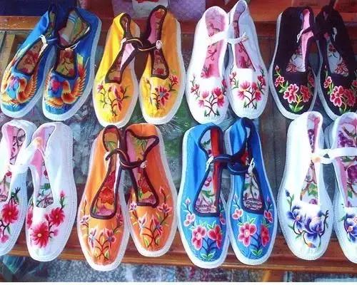 绣花鞋的传统,99两双传统工艺绣花鞋
