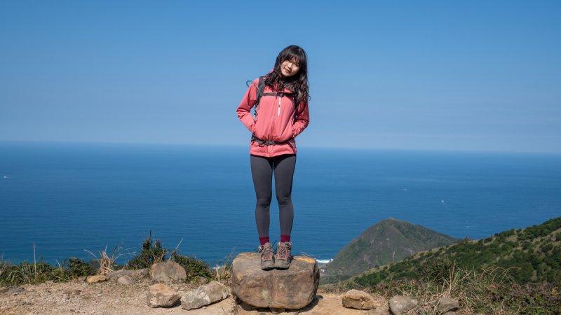 迪卡侬轻量化防雨外套,迪卡侬防风保暖外套测评