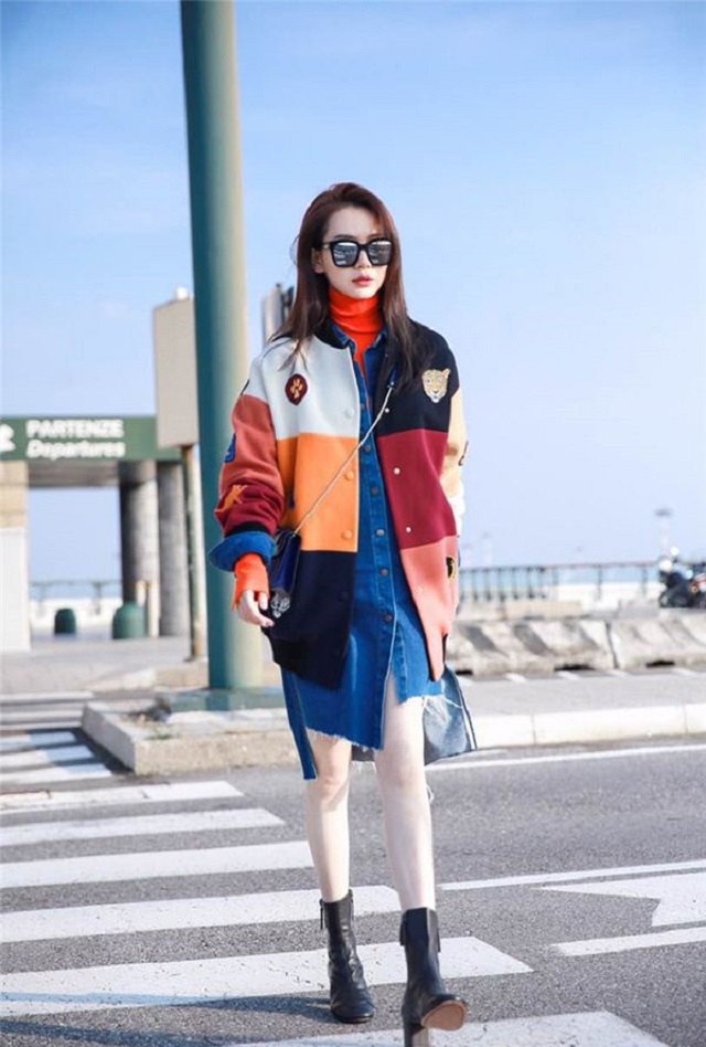 米白色外套内搭什么颜色打底衫,瓦蓝外套内搭什么色打底衫好看