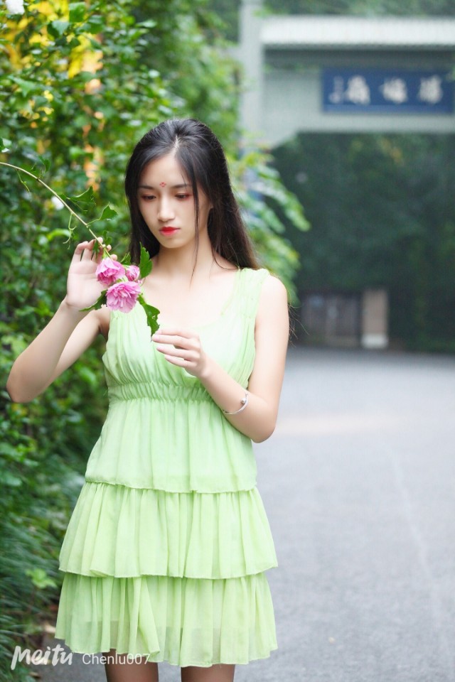 现代情诗惊艳,催人泪下的现代爱情诗