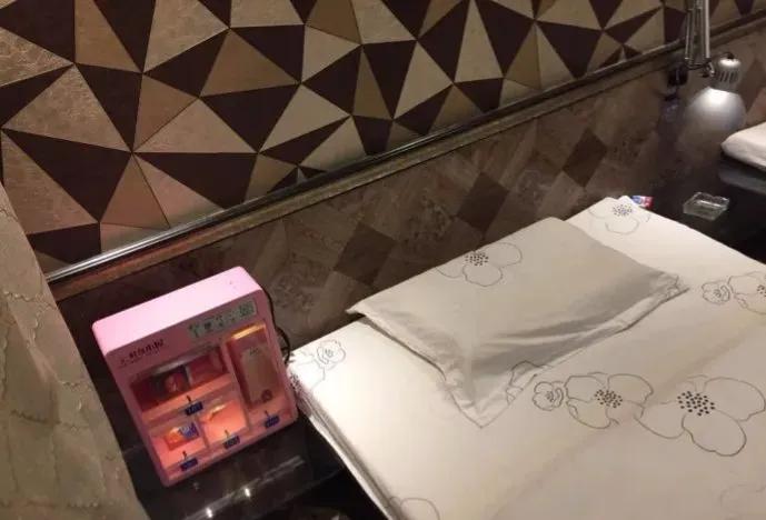 普通人快速逆袭的四大狠招,快速翻身的小生意