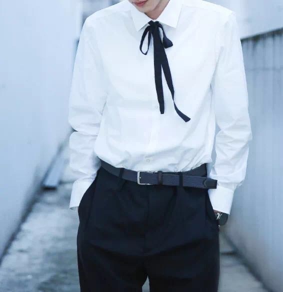 白衬衫在男生身上，为什么会有这么大的魅力？