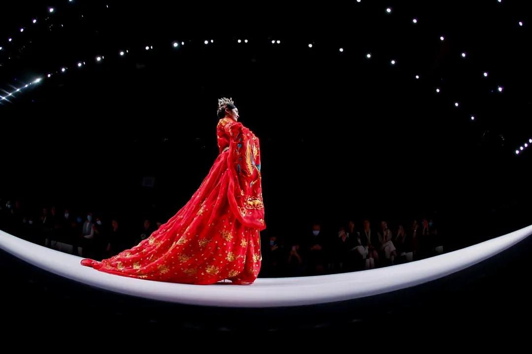 一眼看尽中式婚服,只羡鸳鸯不羡仙结缘