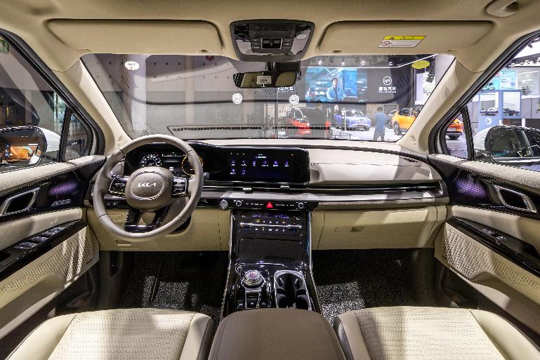 新起亚mpv嘉华震撼来袭,起亚嘉华mpv新款试驾