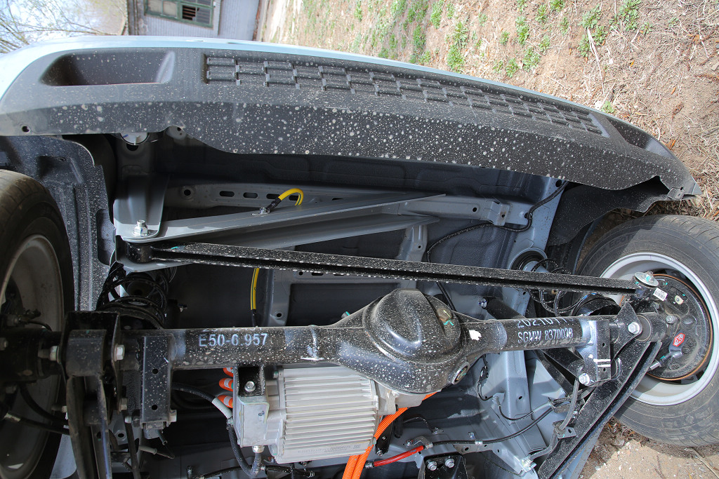 宏光miniev底盘,五菱宏光miniev升高底盘