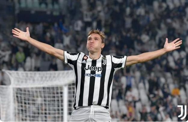 欧冠新排名！梅西助巴黎登顶C罗绝杀挽救曼联巴萨连败小组垫底