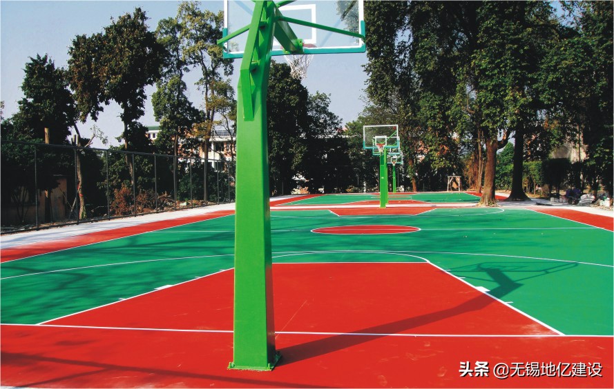 弹性丙烯酸球场施工工艺,丙烯酸球场施工时间表