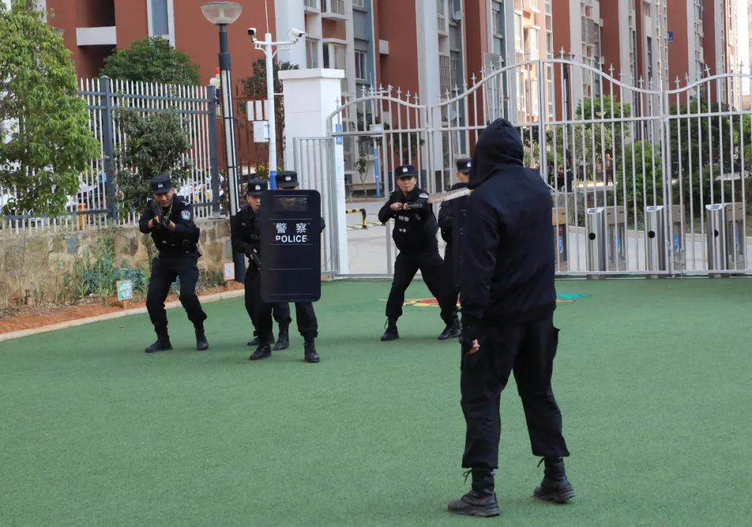 暴徒来了怎么办动画视频,歹徒来幼儿园怎么能预防