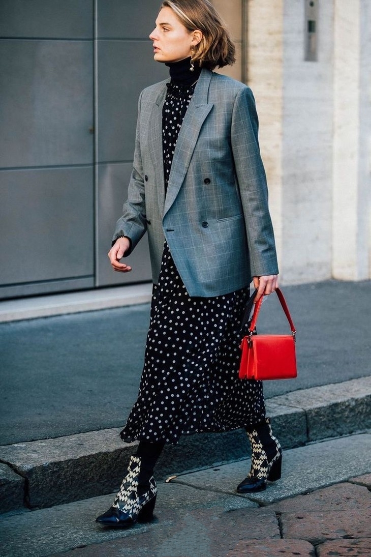 上身壮的女人,穿外套记住4要4不要,穿搭显壮还没气质