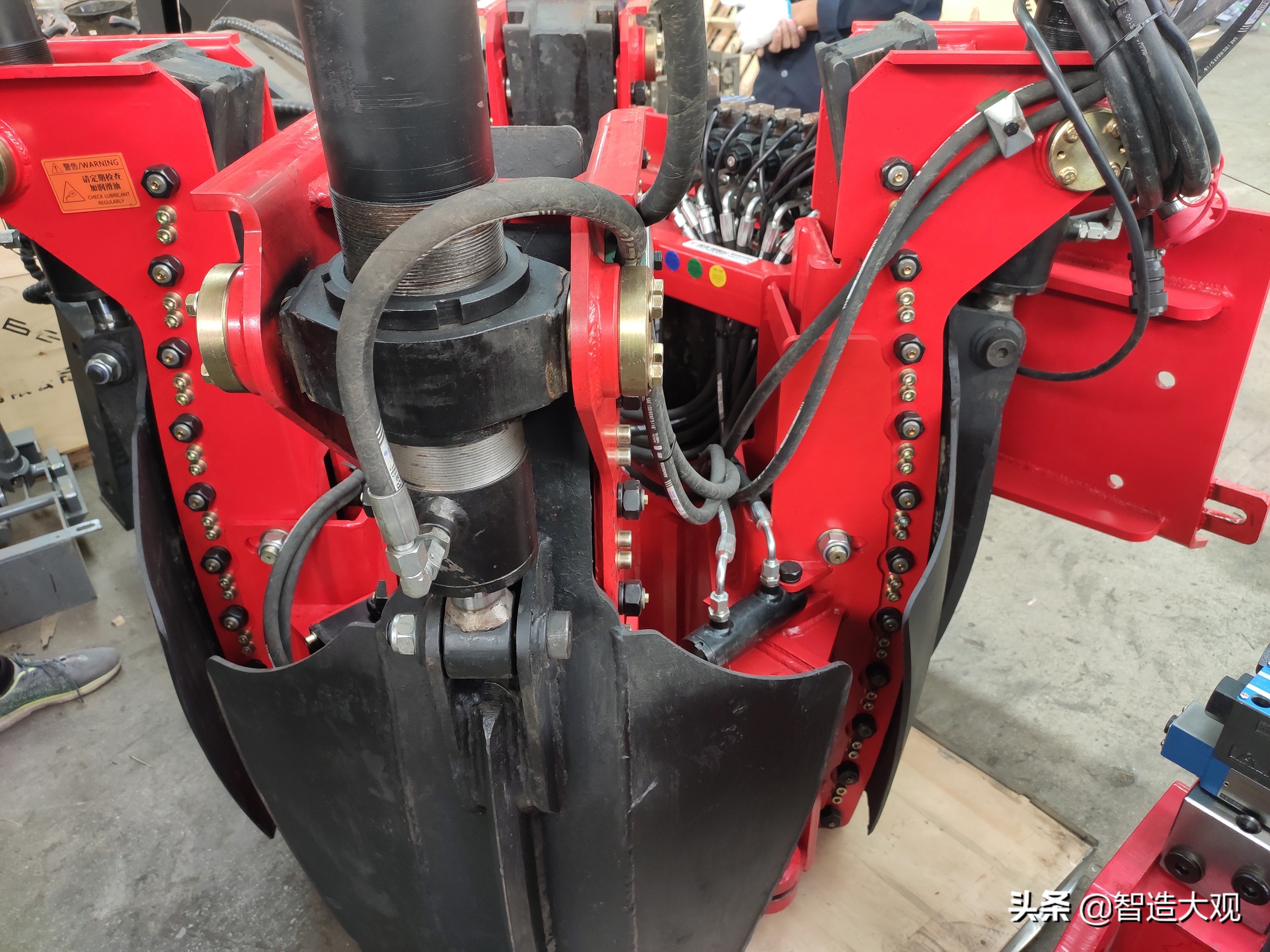 挖树移栽机视频大全,挖树种树机