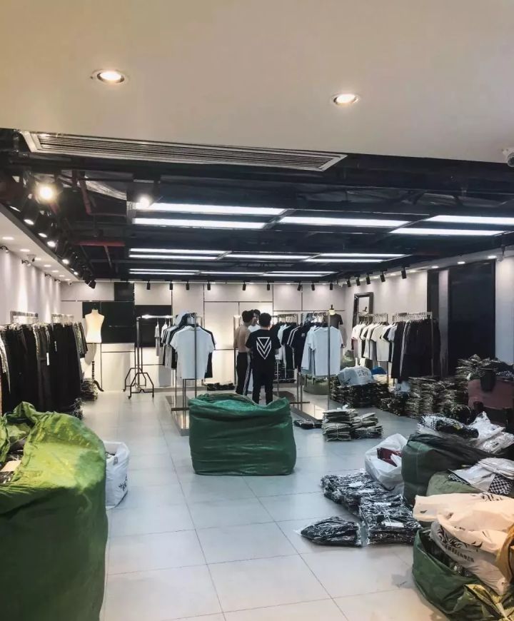 天津最大的服装批发市场在哪里,海南服装男服装批发市场