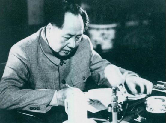 1950年高层贪官建小二楼，惹毛主席震怒，毛主席：拉出去枪毙