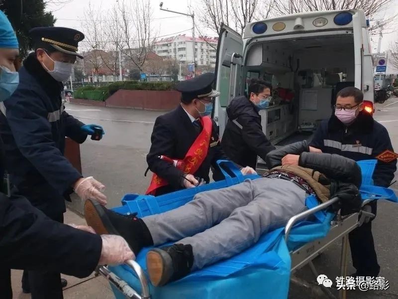 抗击疫情守护平安摄影征稿,战疫情保春运铁路警察在行动