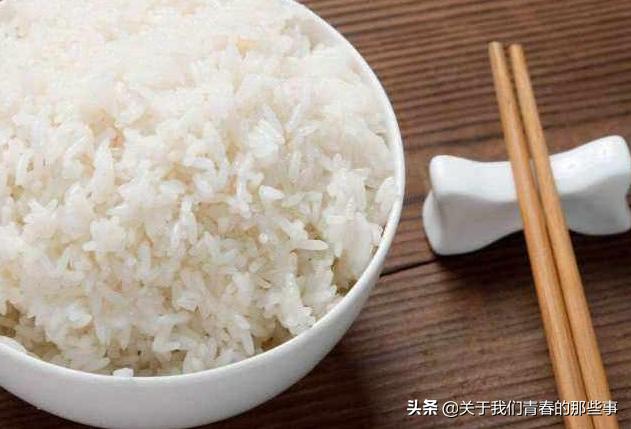 蒸米饭一半熟一半不熟,蒸米饭断电再蒸要加水吗