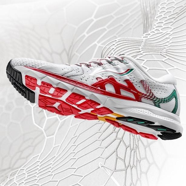 李宁烈骏6和绝影essential哪个好,李宁烈骏7pro和绝影2.0哪个好