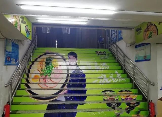 雷佳音帅气代言,雷佳音最新代言