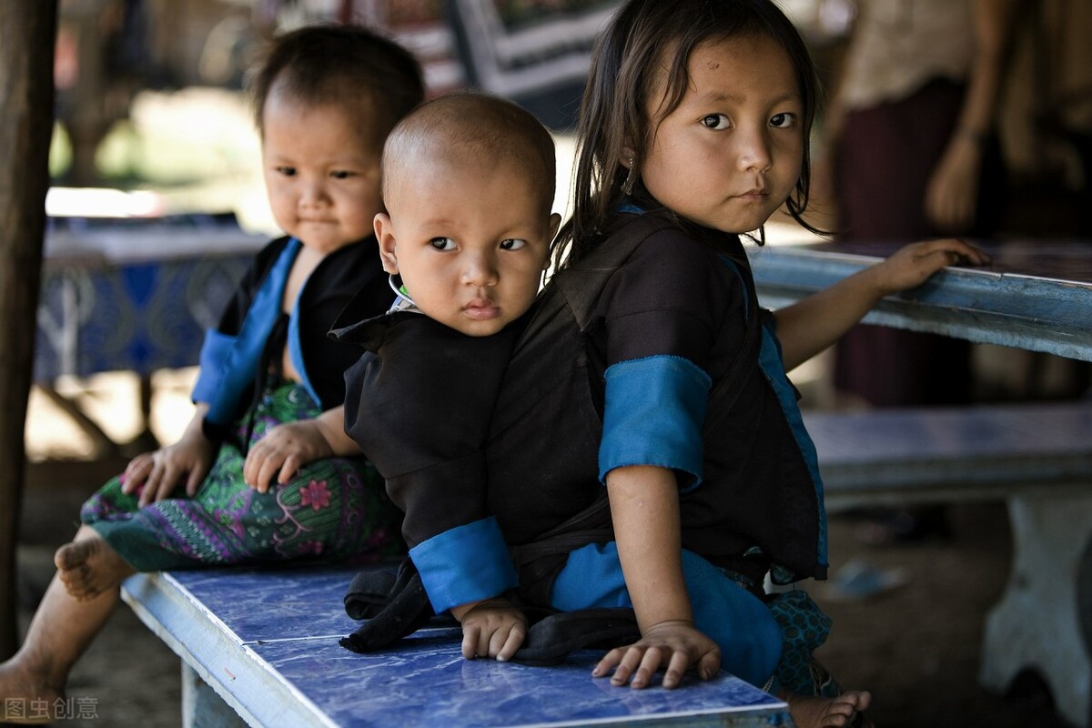 我翻了6千条评论，找了38个故事，为你呈现真实的中国姐弟关系