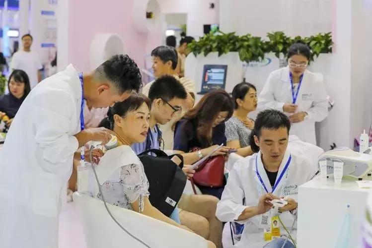 智博会智能化机器人,智博联超声波处理