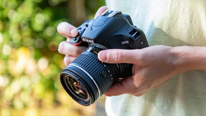 2020年摄影爱好者该买什么相机,新手入门最实用性价比最高的相机