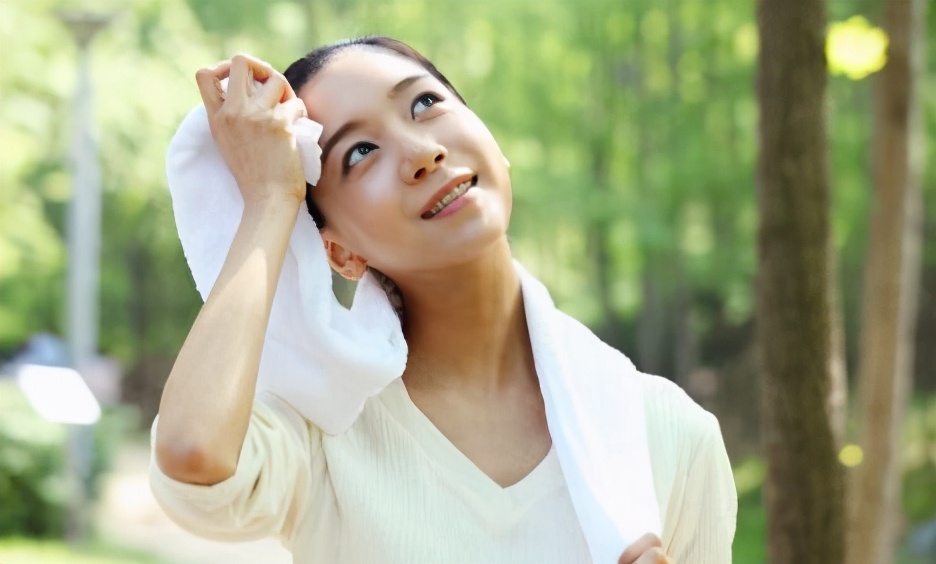 为什么有的人热但是汗出不来,为什么身体不热却一直出汗