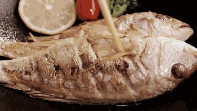 从小爸妈就说，吃鱼能变聪明，没想到是个谣言