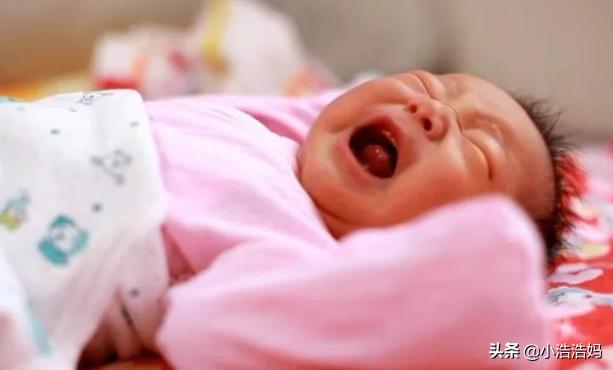 宝宝放下就哭非要抱怎么办,宝宝放下就哭互动不了