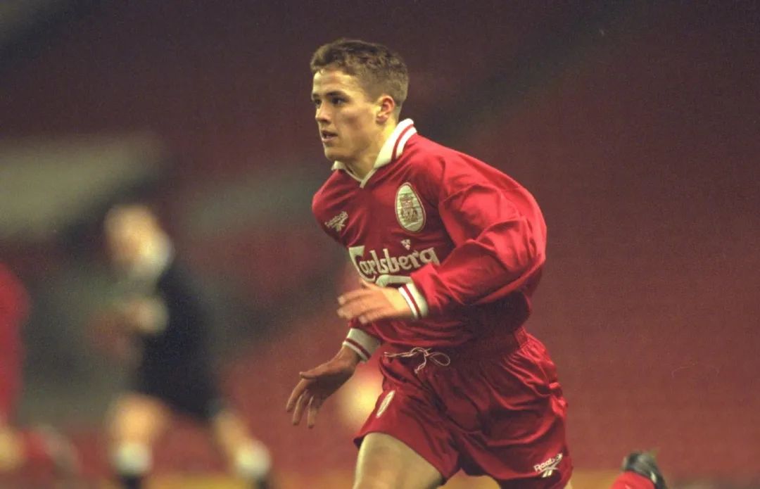 归来仍是少年！“追风少年”迈克尔·欧文实况手游球员测评