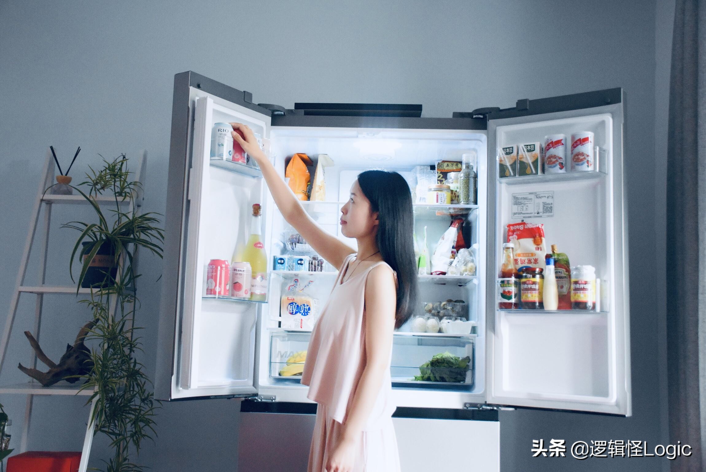 冰箱门内嵌触控屏，451L大空间，全屋家电互联，这款冰箱真秀