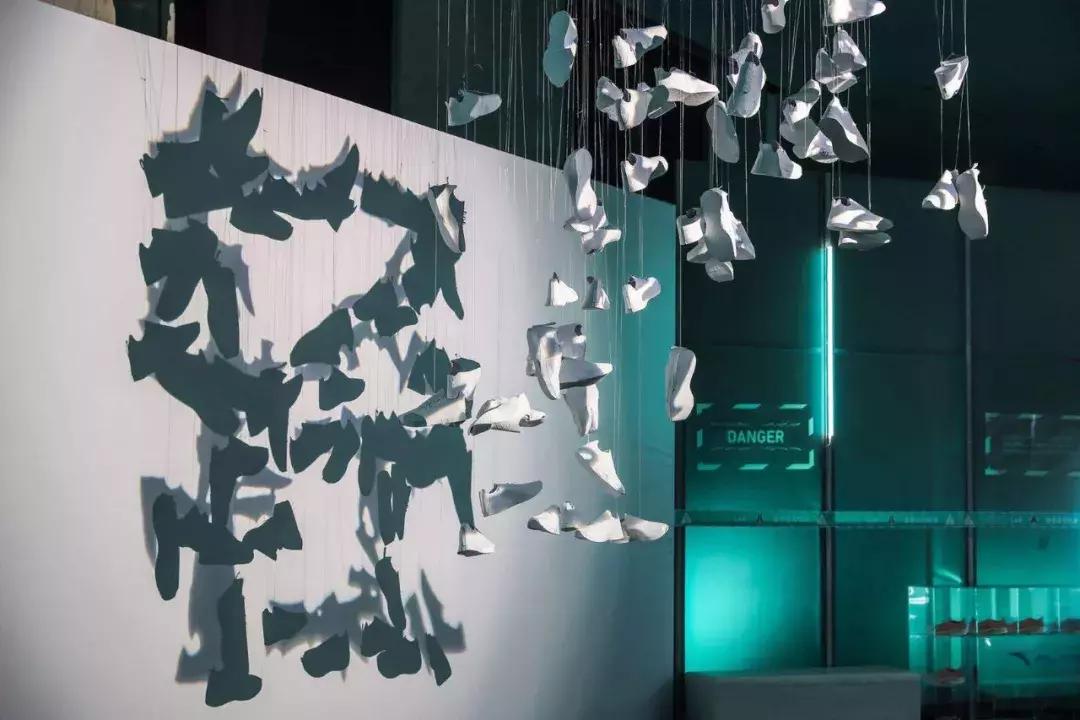 可口可乐联名跑步鞋怎么样,安踏可口可乐联名c37白熊款