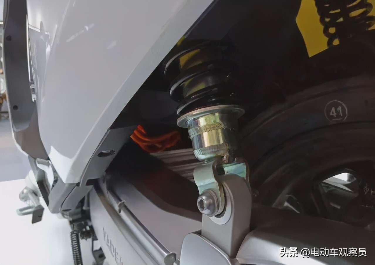 雅迪新款中置电机电动车,雅迪中置轴电机