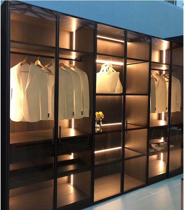 橱柜家具柜子里面装的灯，都是怎么安装的呢？灯都有什么样子的？