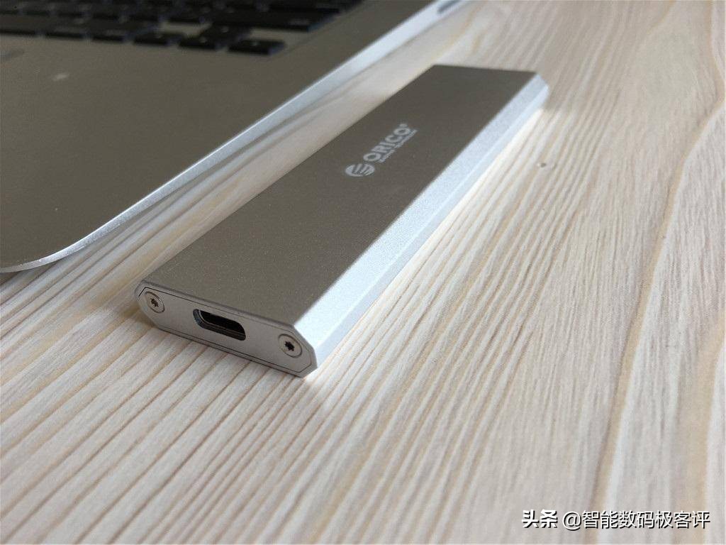 orico奥睿科m.2移动硬盘盒图赏,orico奥睿科pcie4.0硬盘盒m.2