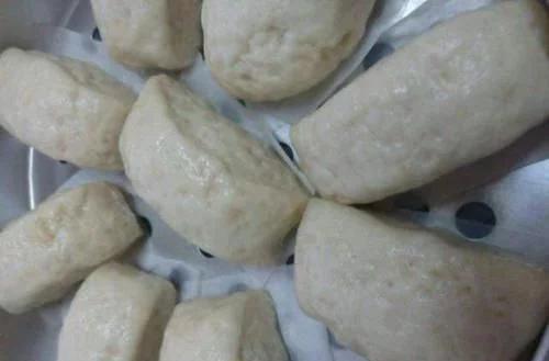 馒头出锅就塌了怎么回事,馒头出锅的时候突然瘪了怎么回事