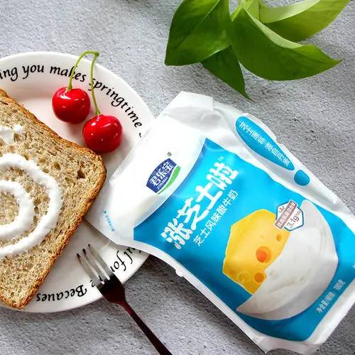 一包芝士酸奶撕开伊利蒙牛的防线，让君乐宝重回视线赢得乳业人尊