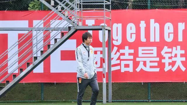 “铁打的营盘流水的兵”中国男足罕见新名单，李铁4大嫡系惹争议