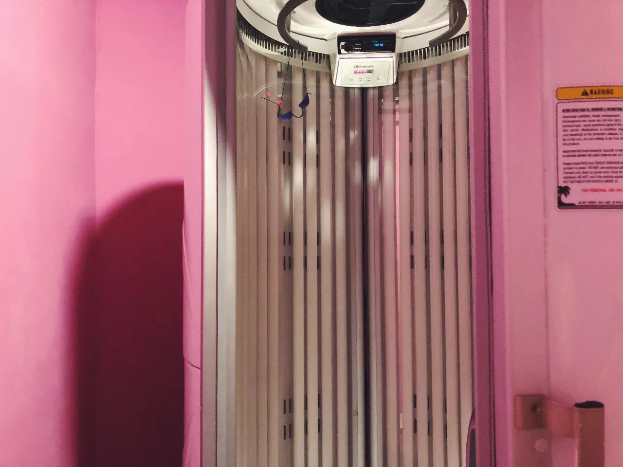 全世界都在美黑，你还在偷偷美白？吉克隽逸王菊教你如何“黑化”