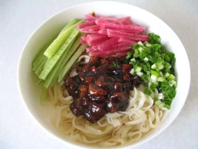 中国最著名十大小吃街及特色美食,中国夜市十大小吃街排行榜