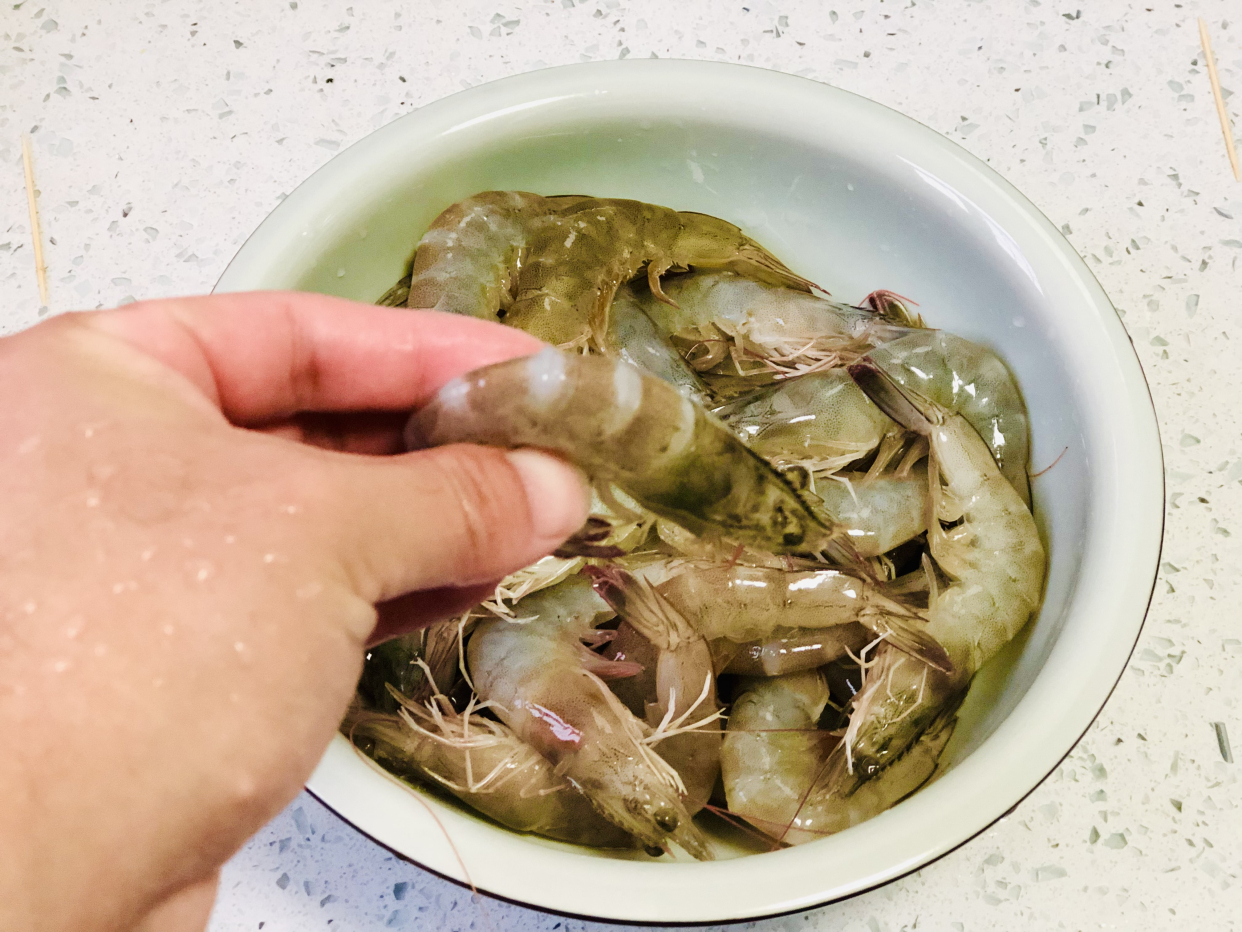 白水虾热水下锅还是冷水下锅,白水虾直接冷水下锅煮就可以了吗