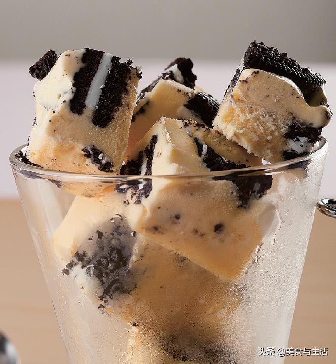 奥利奥香草夹心冰激凌,奥利奥夹心香草冰激凌