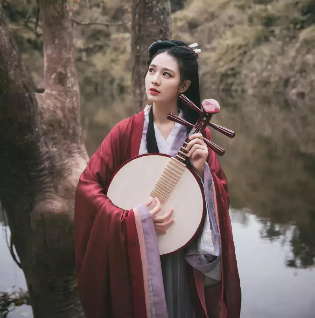 女人的毛发又黑又浓，从风水角度看好不好？