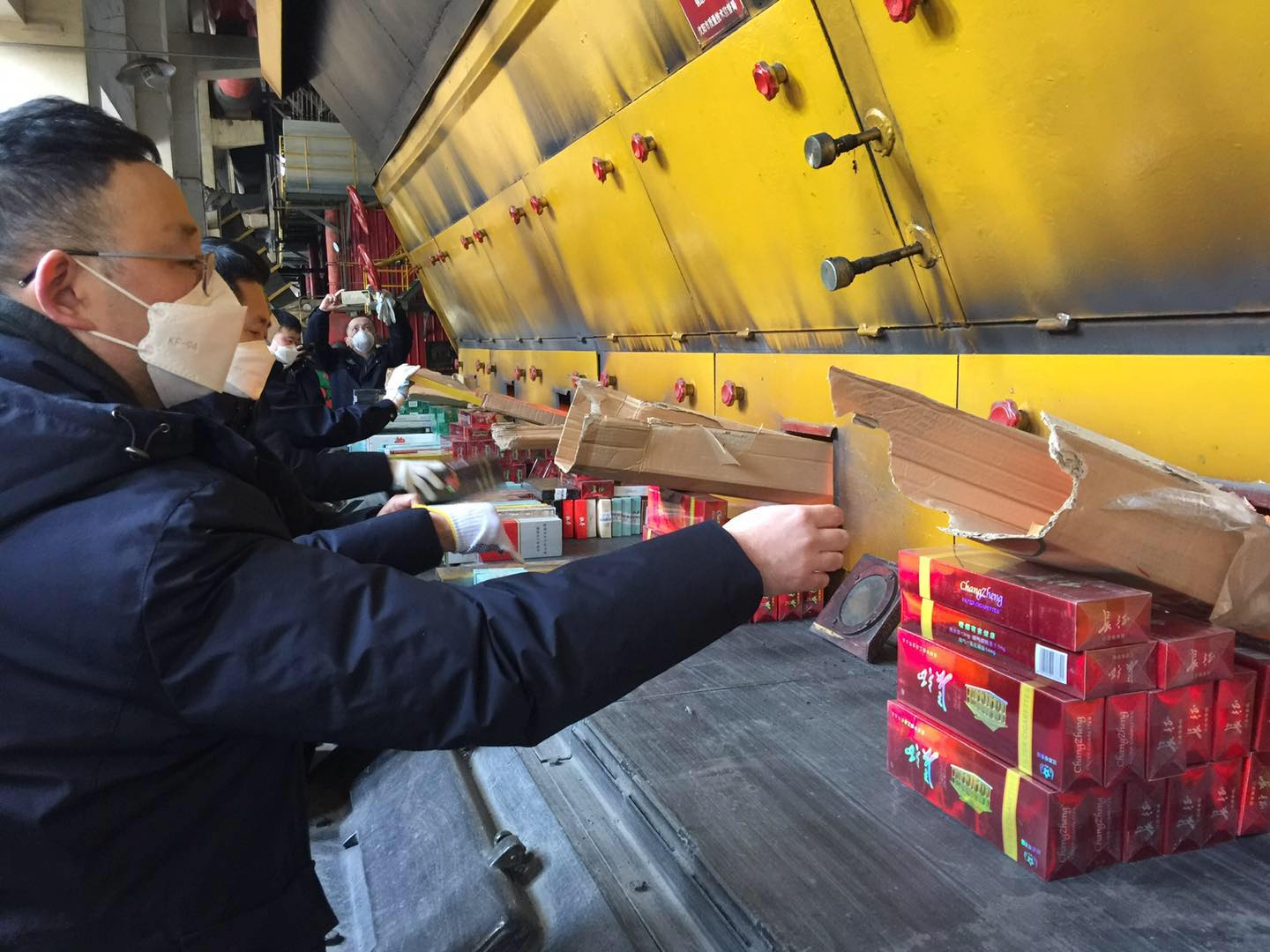 烟草局查获假烟是现场销毁吗,烟草局查到3条假烟会吊销烟证吗