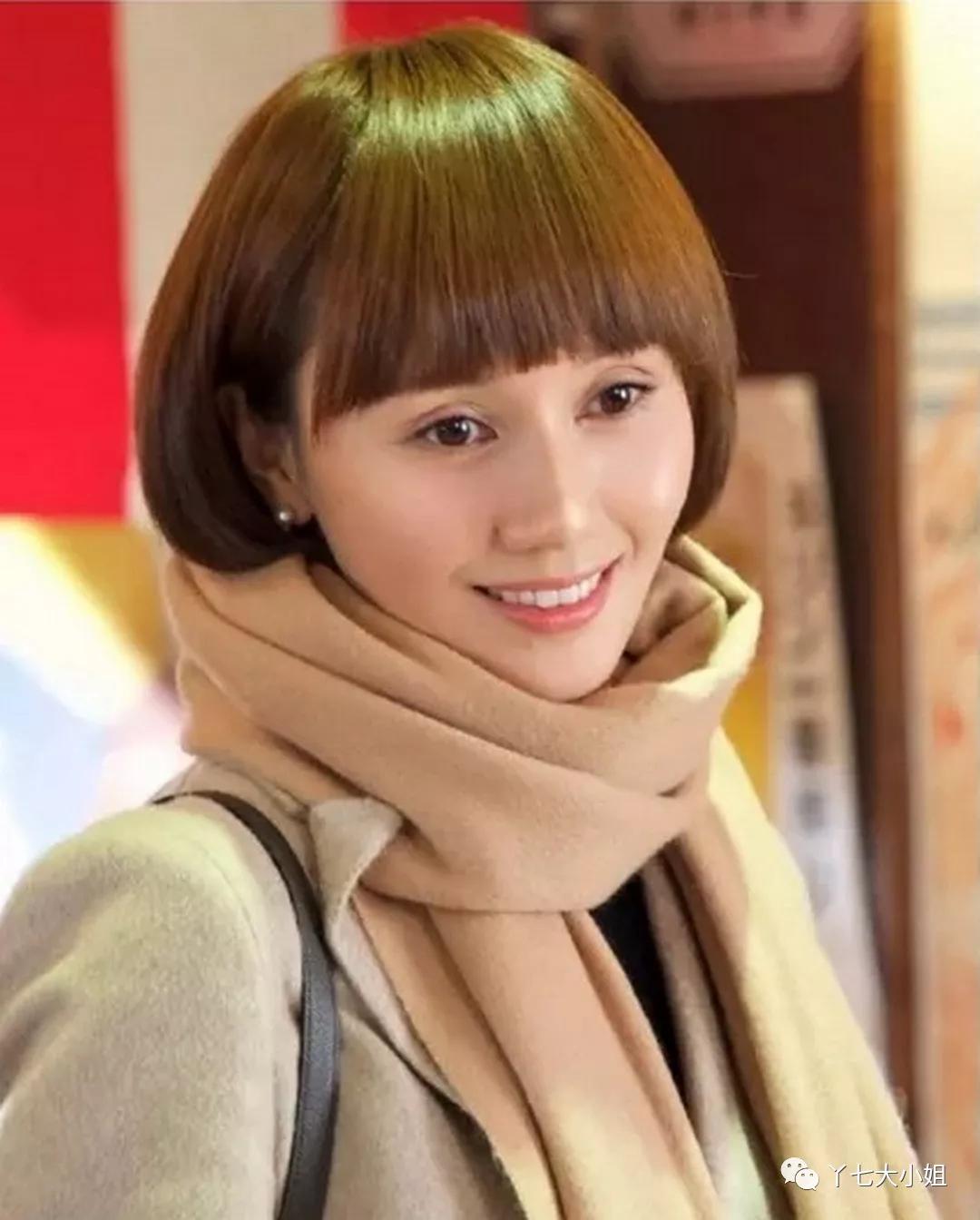 气质驼色让你随意搭配不出错,今秋必备的驼色让你时尚感up