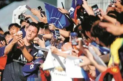 巴黎圣日耳曼抵达深圳,巴黎圣日耳曼姆巴佩一条龙