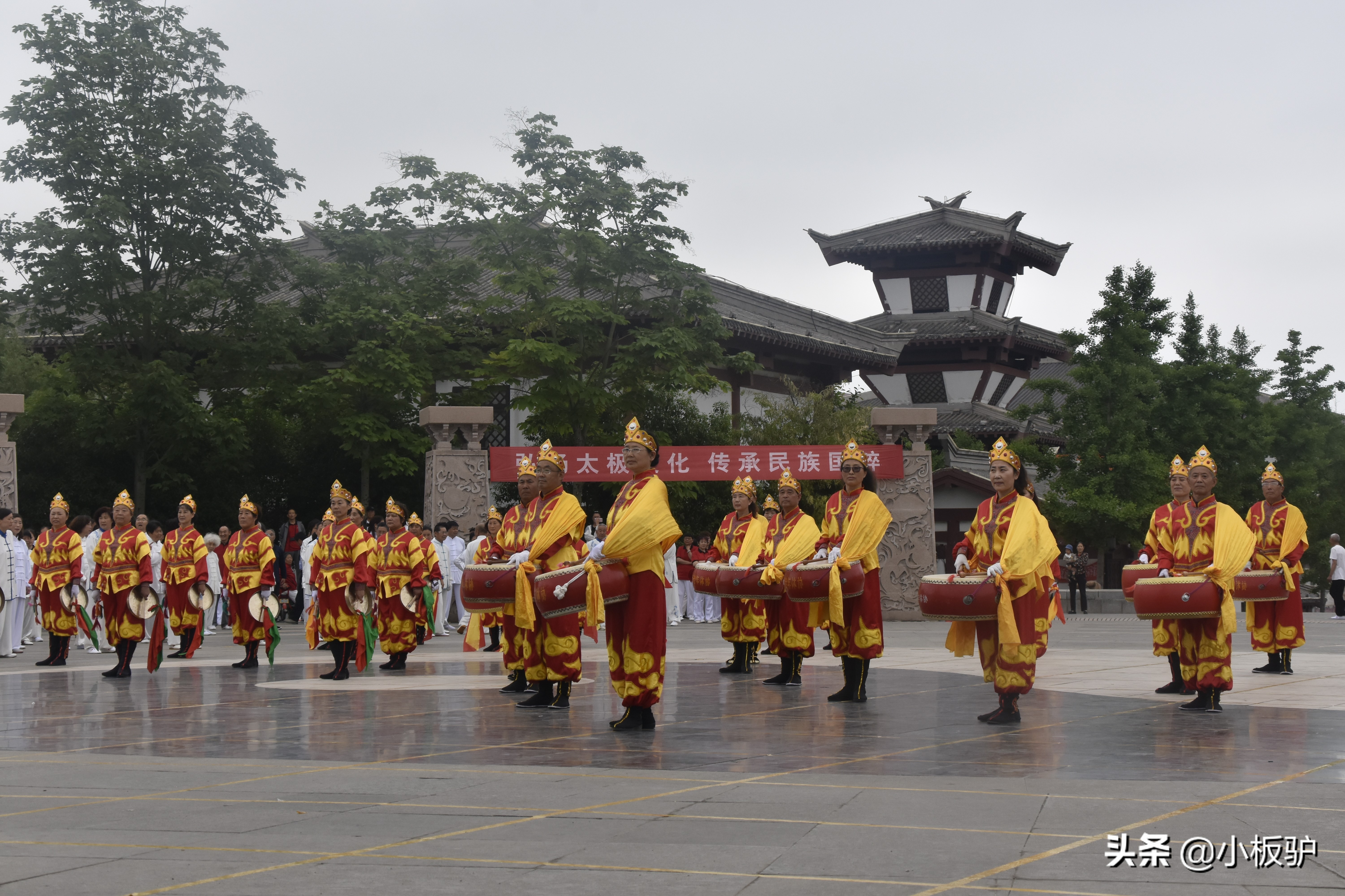 激情锣鼓表演,秧歌威风锣鼓表演完整版