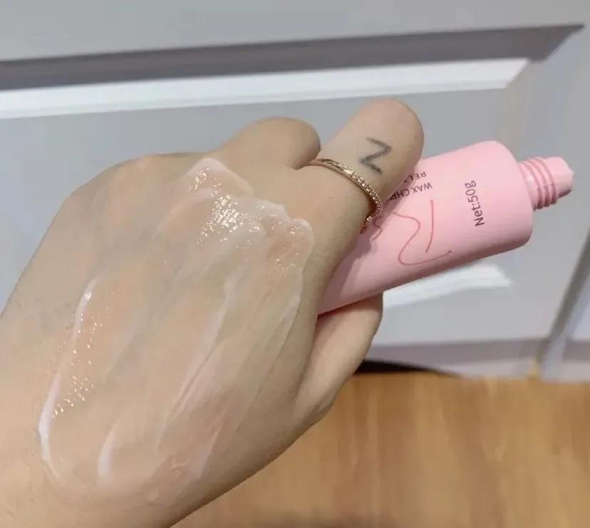 凡士林保湿滋润和保湿倍润区别,凡士林隔绝火