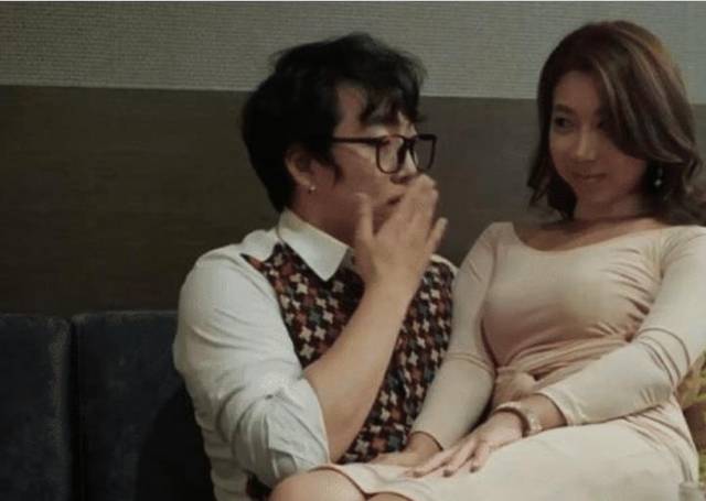 她靠出演情*电影色**走红，从不愿意找替身，次次真枪实战、假戏真做