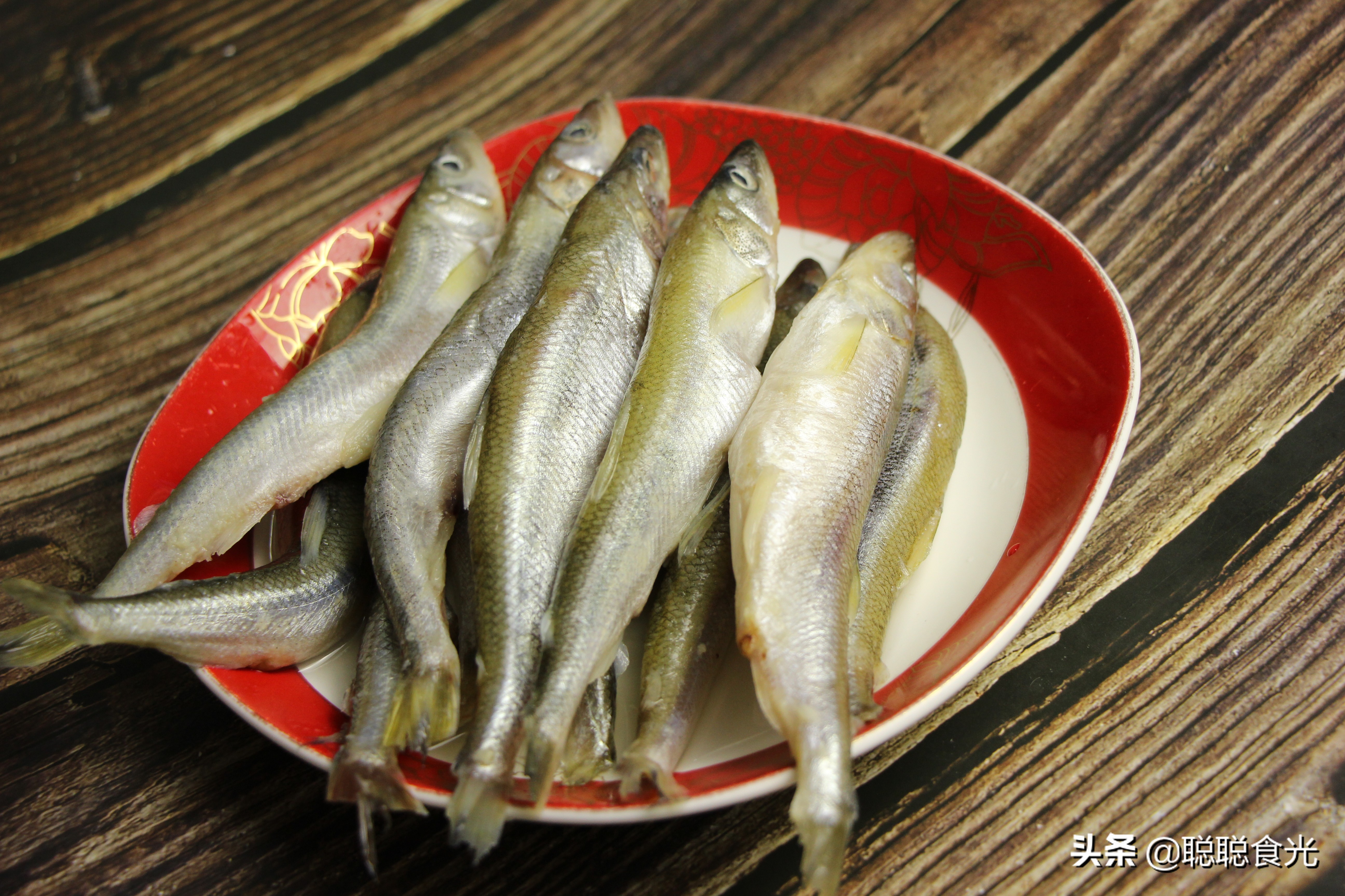 美味香煎多春鱼,黄油香煎多春鱼教程